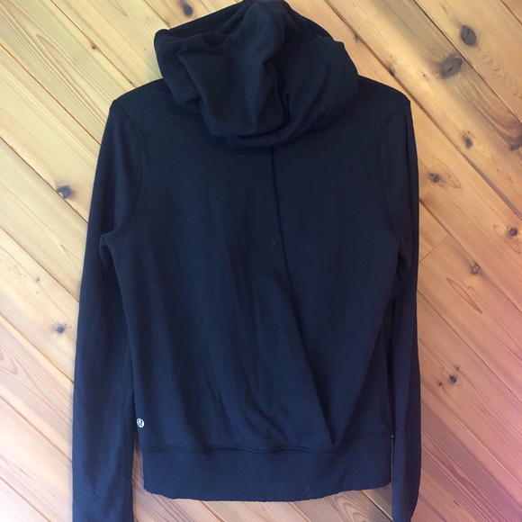 Lululemon zip-up sweater size 4. - Picture 2 of 2